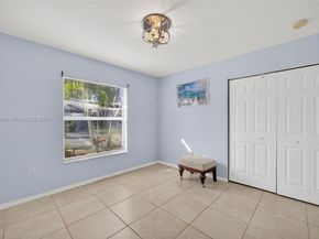 2073 SE 13th St, Homestead FL 33035