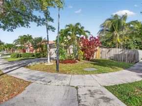 2073 SE 13th St, Homestead FL 33035