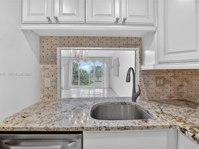 9235 Lagoon Pl 404, Davie FL 33324