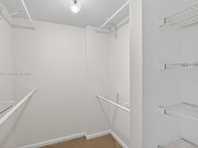 9235 Lagoon Pl 404, Davie FL 33324