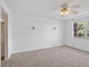 9235 Lagoon Pl 404, Davie FL 33324