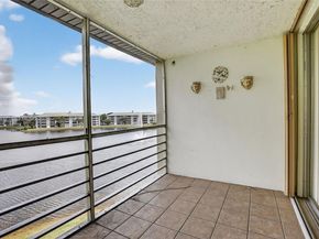 9235 Lagoon Pl 404, Davie FL 33324