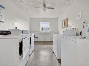 9235 Lagoon Pl 404, Davie FL 33324