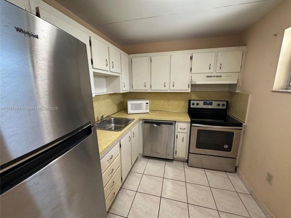 8250 Byron Ave 404, Miami Beach FL 33141