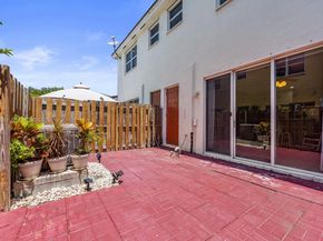934 NE 42nd Ter, Homestead FL 33033