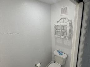 9000 W Flagler St 1, Miami FL 33174