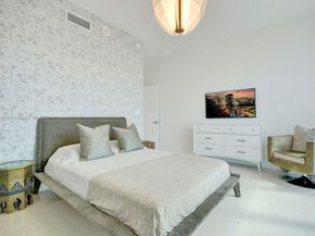 2020 N Bayshore Dr 3310, Miami FL 33137
