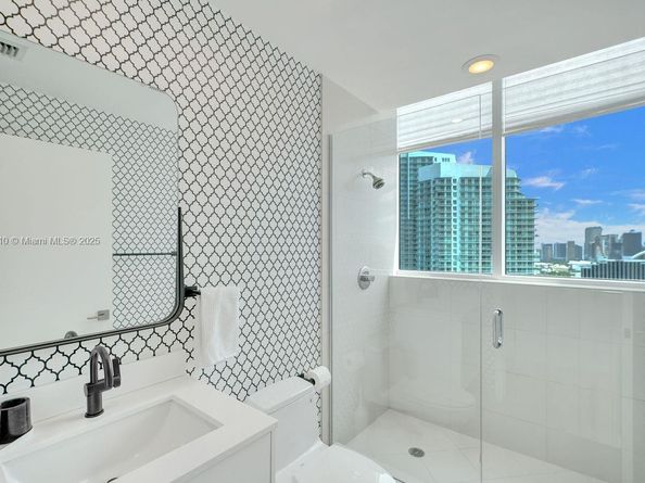 2020 N Bayshore Dr 3310, Miami FL 33137
