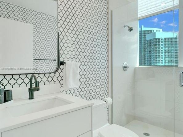 2020 N Bayshore Dr 3310, Miami FL 33137