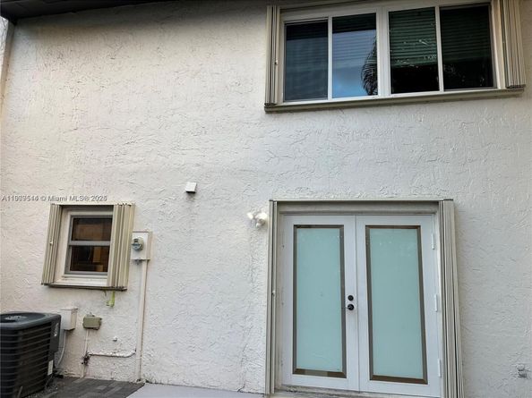 10916 SW 70th Ter, Miami FL 33173