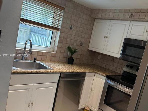 10916 SW 70th Ter, Miami FL 33173