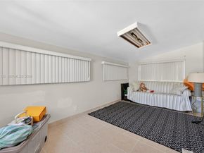 5931 NE 1st Ave, Oakland Park FL 33334