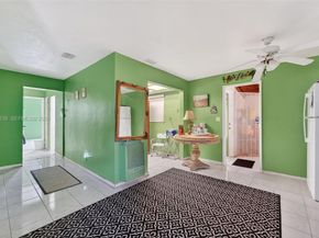 5931 NE 1st Ave, Oakland Park FL 33334