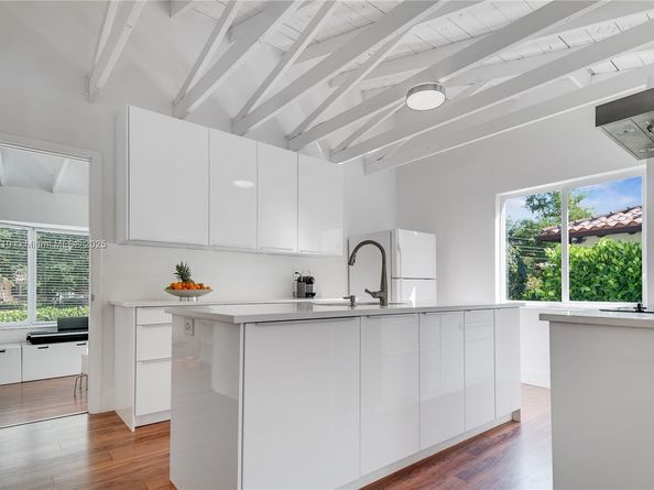 5308 Riviera Dr, Coral Gables FL 33146