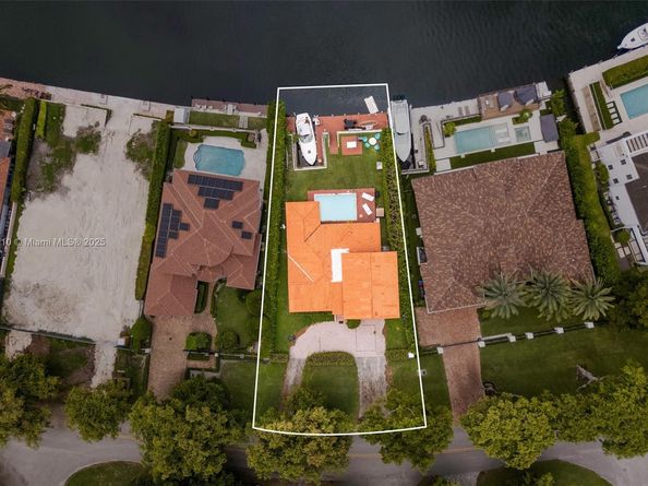 5308 Riviera Dr, Coral Gables FL 33146