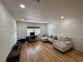 1520 Mckinley St 206E, Hollywood FL 33020