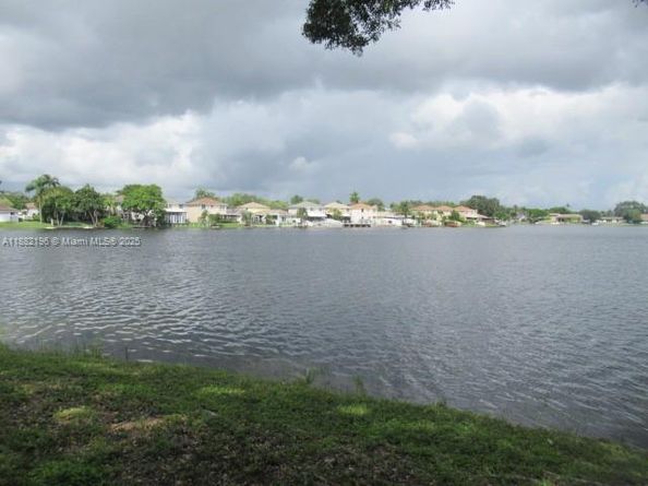 1100 Colony Point Cir 518, Pembroke Pines FL 33026