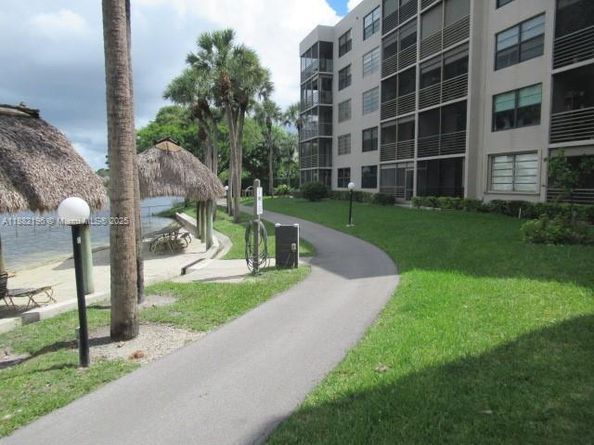 1100 Colony Point Cir 518, Pembroke Pines FL 33026