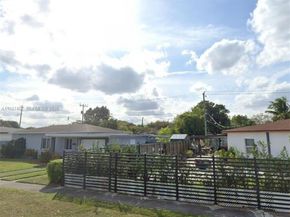 14200 Carver Dr, Miami FL 33176