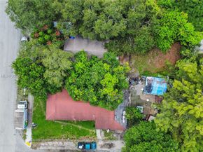 105 NW 58th St, Miami FL 33127