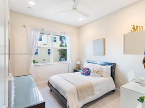 12417 NW 17th Mnr, Pembroke Pines FL 33028