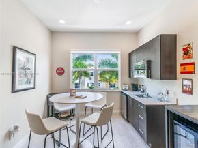 12417 NW 17th Mnr, Pembroke Pines FL 33028