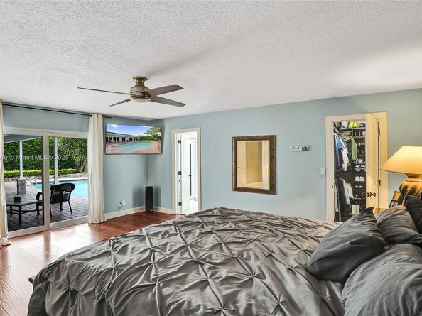680 NW 100th Ln, Coral Springs FL 33071