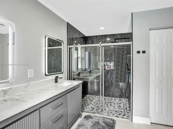 680 NW 100th Ln, Coral Springs FL 33071