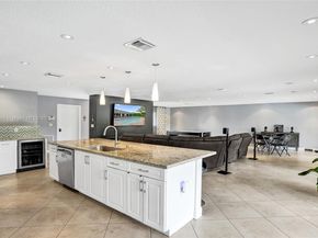 680 NW 100th Ln, Coral Springs FL 33071