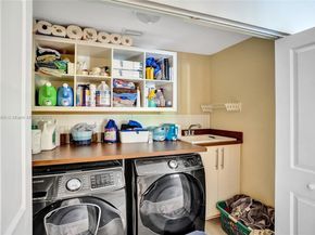 680 NW 100th Ln, Coral Springs FL 33071