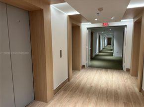 90 SW 3rd St 1909, Miami FL 33130