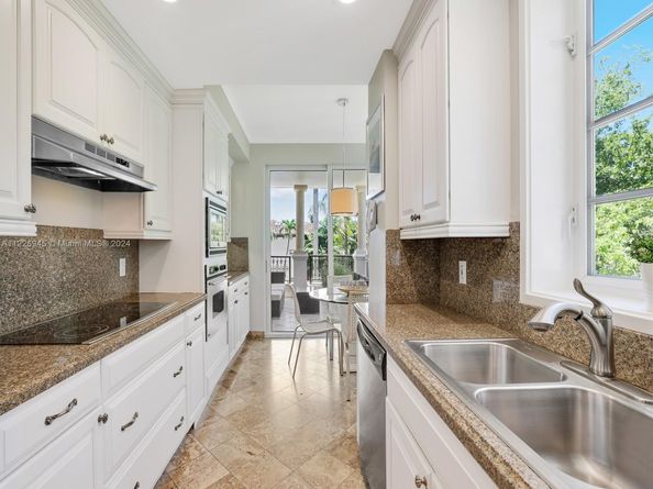 19126 Fisher Island Dr 19126, Miami Beach FL 33109