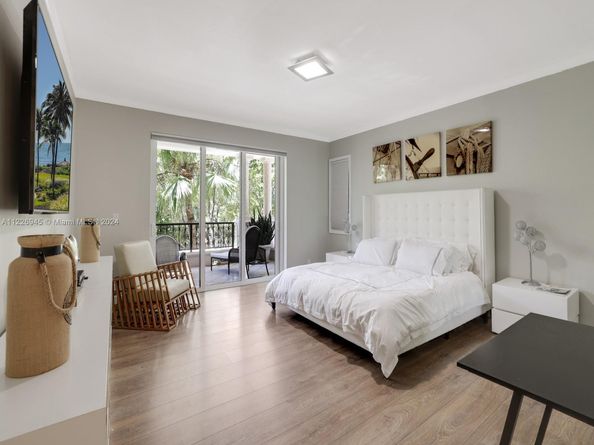 19126 Fisher Island Dr 19126, Miami Beach FL 33109