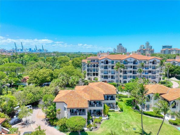 19126 Fisher Island Dr 19126, Miami Beach FL 33109