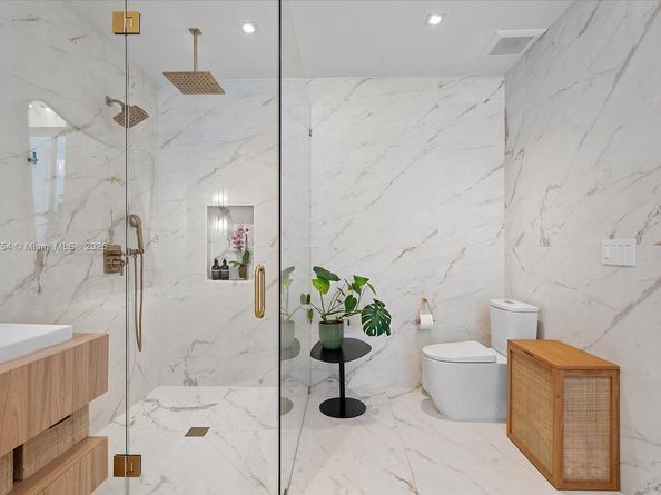 900 Brickell Key Blvd 1604, Miami FL 33131