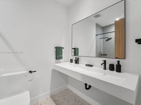 900 Brickell Key Blvd 1604, Miami FL 33131