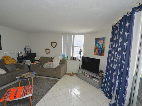 6900 Bay Dr 9D, Miami Beach FL 33141