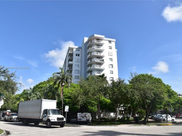 6900 Bay Dr 9D, Miami Beach FL 33141