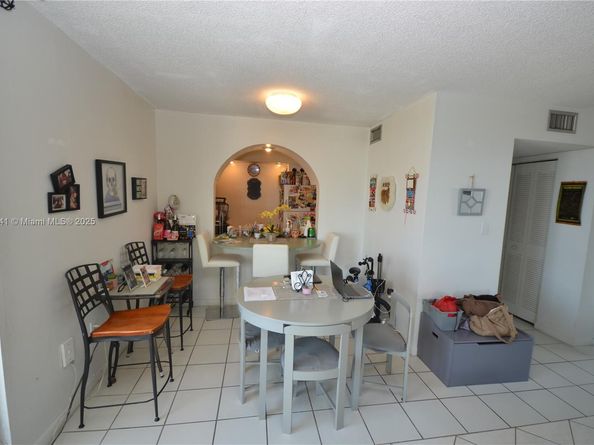 6900 Bay Dr 9D, Miami Beach FL 33141