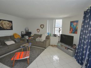 6900 Bay Dr 9D, Miami Beach FL 33141