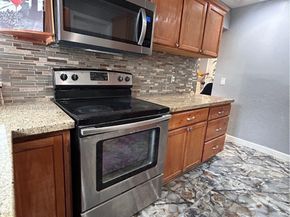 221 NE 24th St, Pompano Beach FL 33064