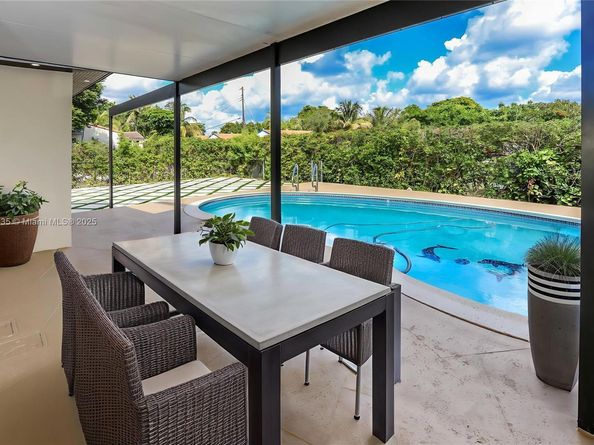 1620 Mckinley St, Hollywood FL 33020