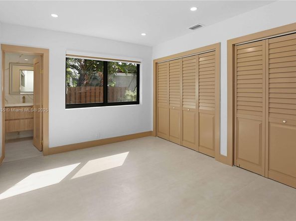 1620 Mckinley St, Hollywood FL 33020