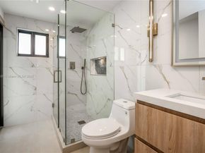 1620 Mckinley St, Hollywood FL 33020