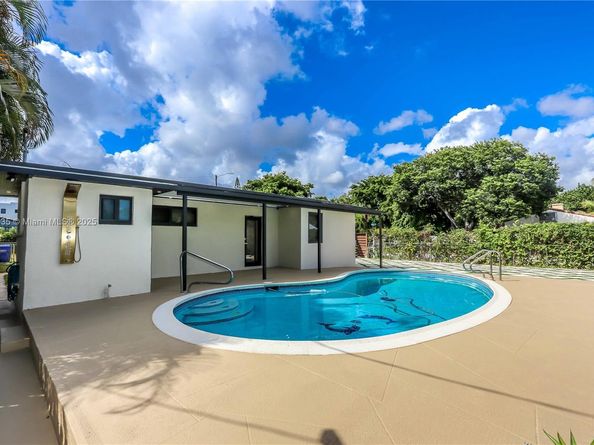 1620 Mckinley St, Hollywood FL 33020