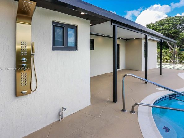 1620 Mckinley St, Hollywood FL 33020