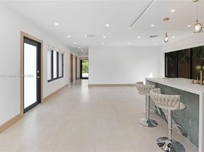 1620 Mckinley St, Hollywood FL 33020