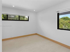 1620 Mckinley St, Hollywood FL 33020