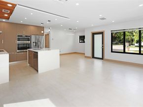 1620 Mckinley St, Hollywood FL 33020