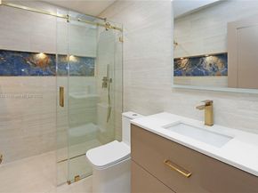 1620 Mckinley St, Hollywood FL 33020